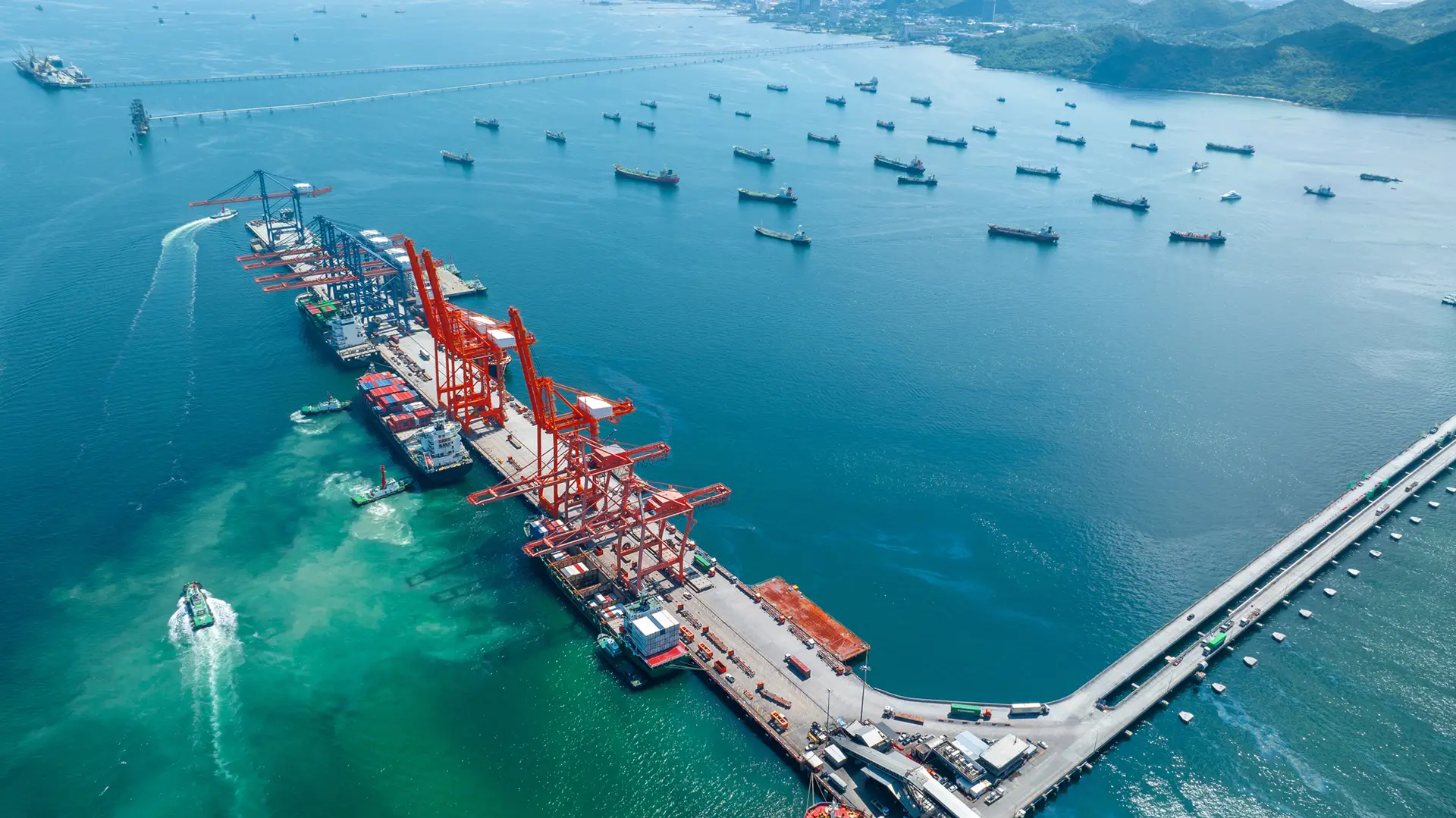 Cargo,Container,Ship,Running,To,Bridge,Cargo,Shipyard,Container,Ship
